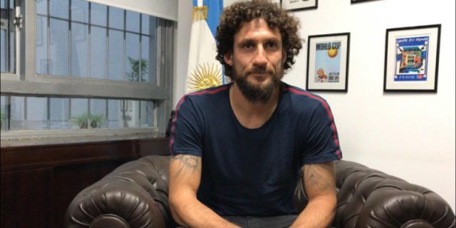 El experiementado defensor inició el curso de Manager Deportivo y habló sobre la importancia entre deporte y educación.