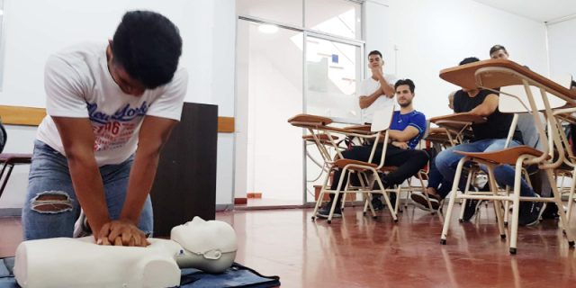 Clase especial de RCP en nuestro taller de Instructorado en Fútbol Infantil