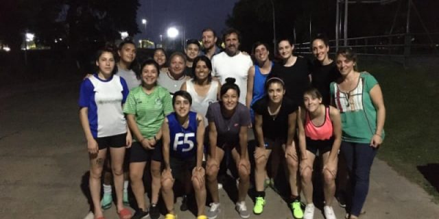 Charla de difusión ante el plantel femenino de Excursionistas